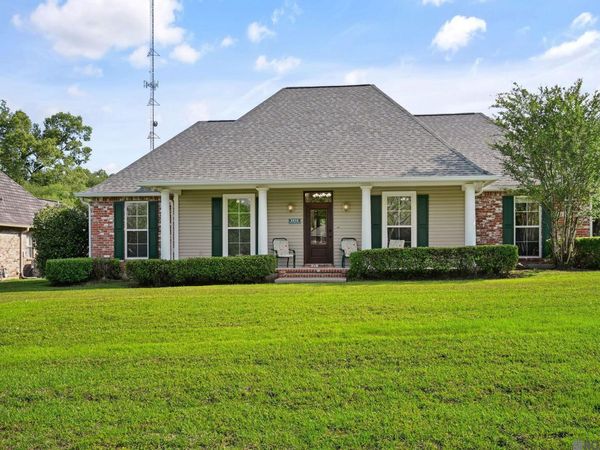 8858 Myrtle Hill Dr, St Francisville, LA 70775