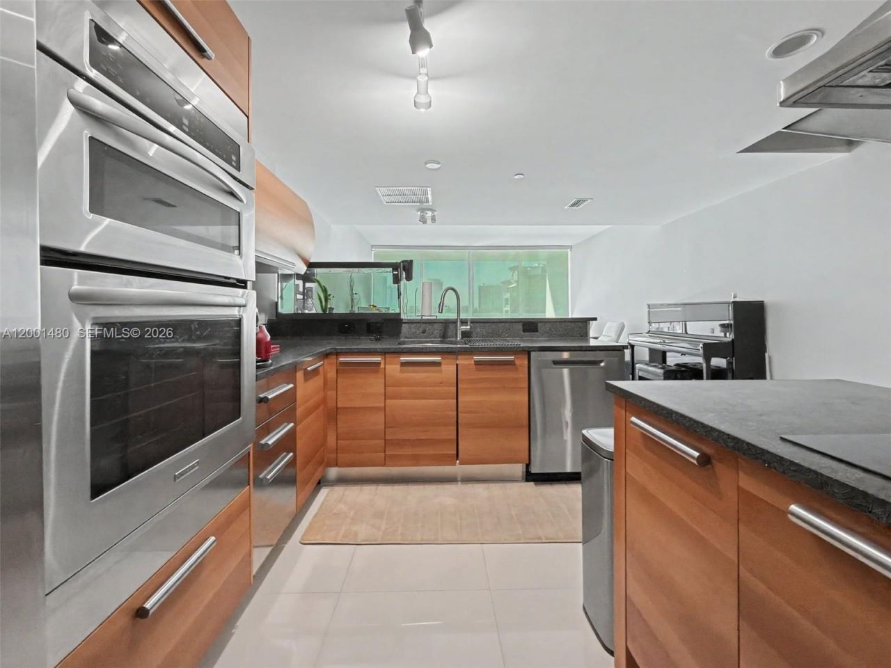 2950 NE 188th St, Unit 435, Aventura, FL 33180 Photo