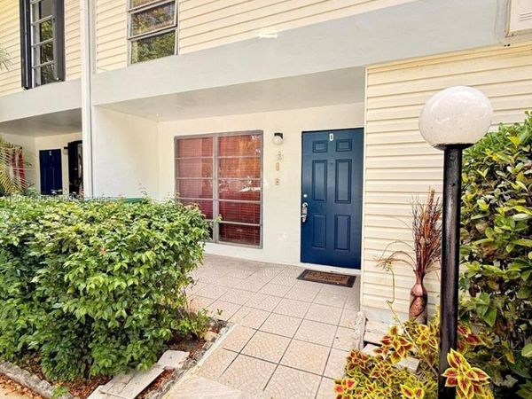 2750 N 34th Ave, Unit 9D, Hollywood, FL 33021