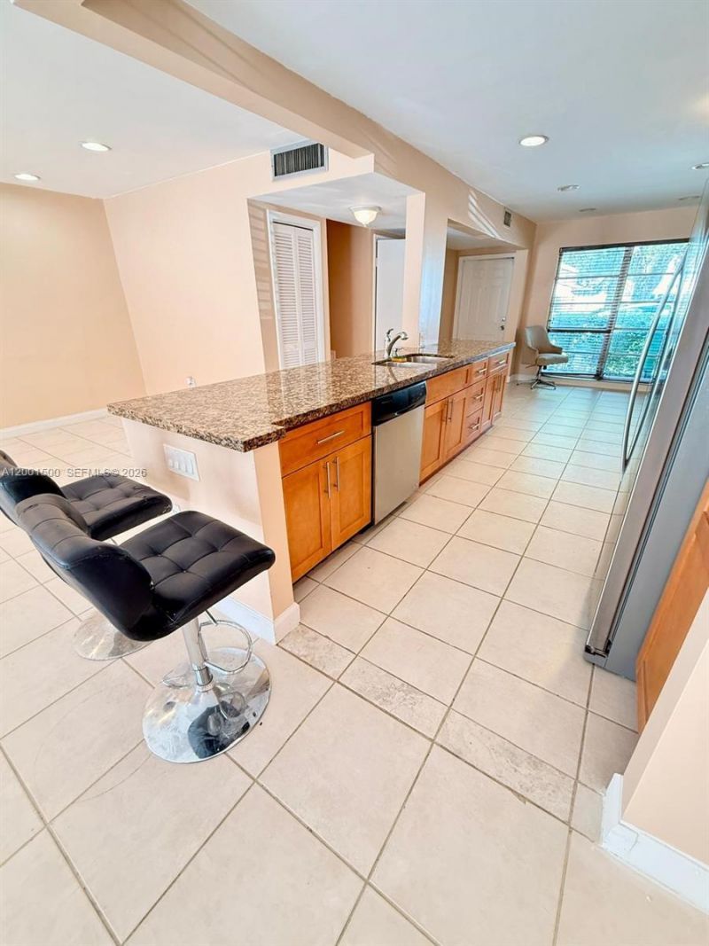 2750 N 34th Ave, Unit 9D, Hollywood, FL 33021 Photo