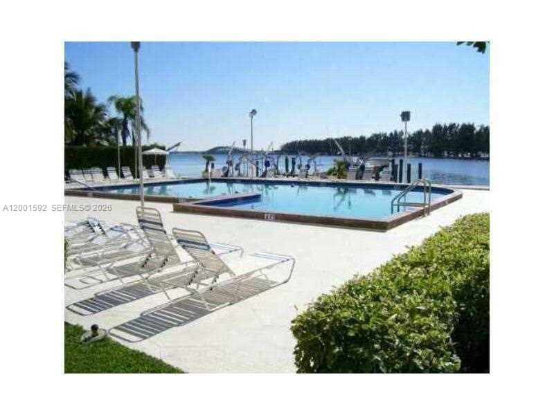 150 SE 25 Rd, Unit 8L, Miami, FL 33129 Photo