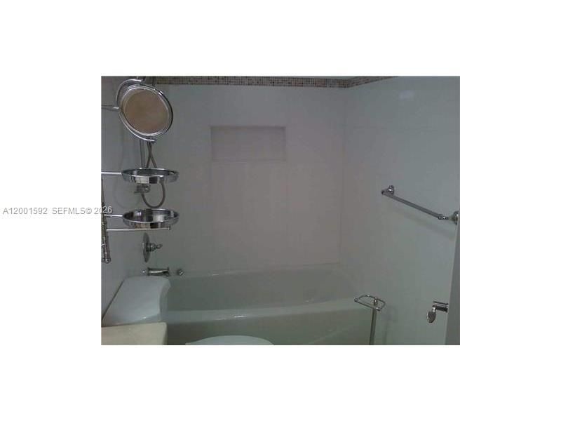 150 SE 25 Rd, Unit 8L, Miami, FL 33129 Photo