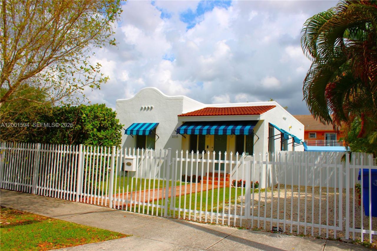 2253 SW 10th St, Miami, FL 33135 Photo
