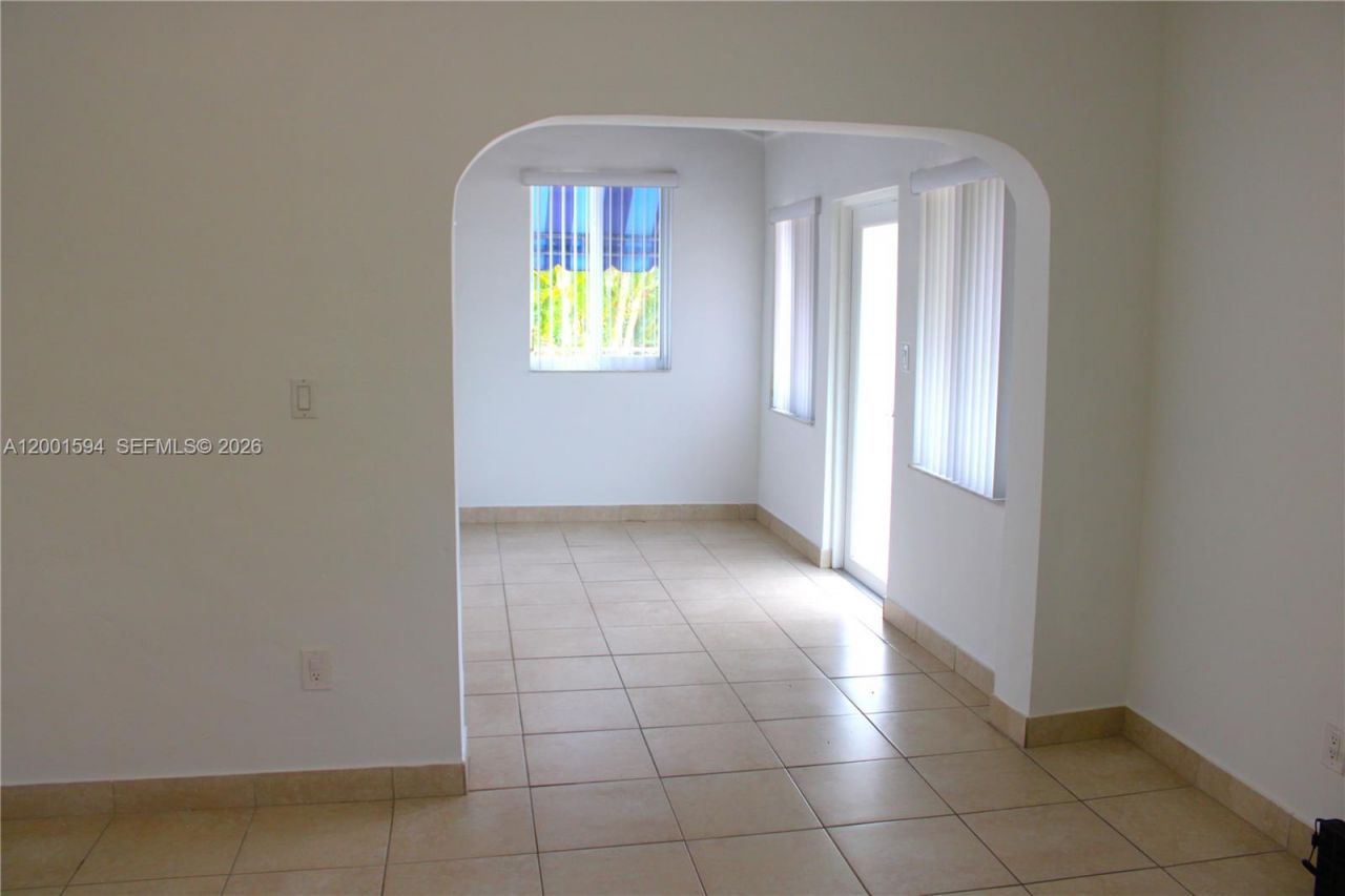 2253 SW 10th St, Miami, FL 33135 Photo