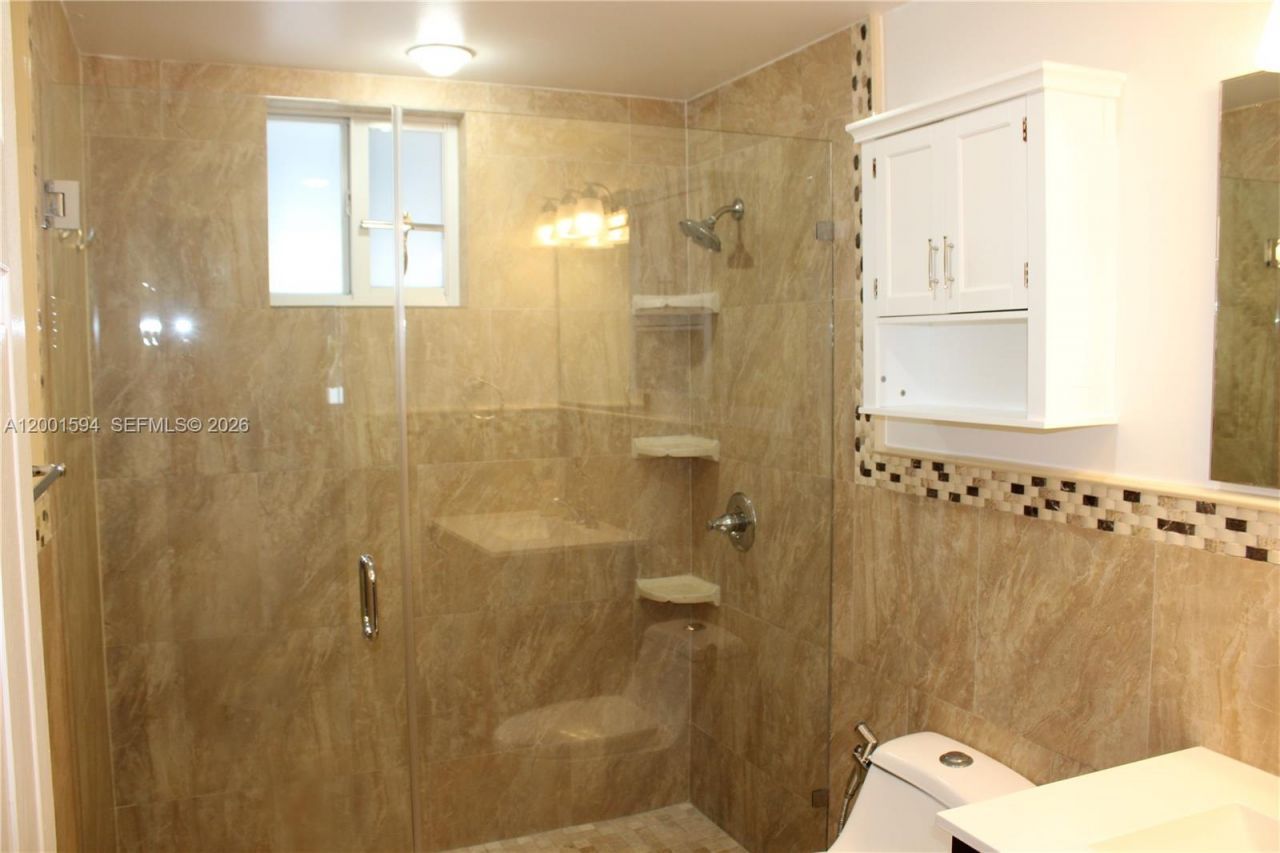 2253 SW 10th St, Miami, FL 33135 Photo