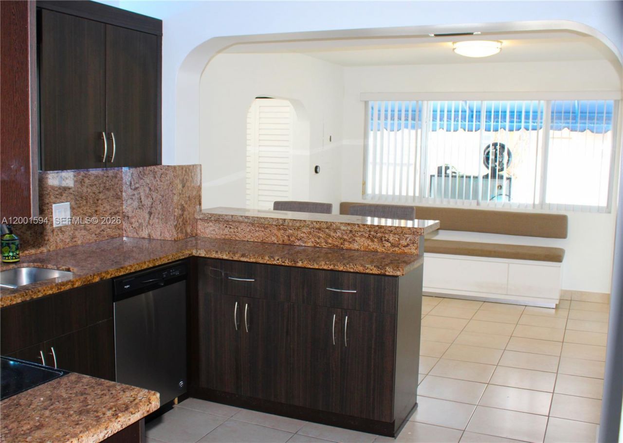 2253 SW 10th St, Miami, FL 33135 Photo