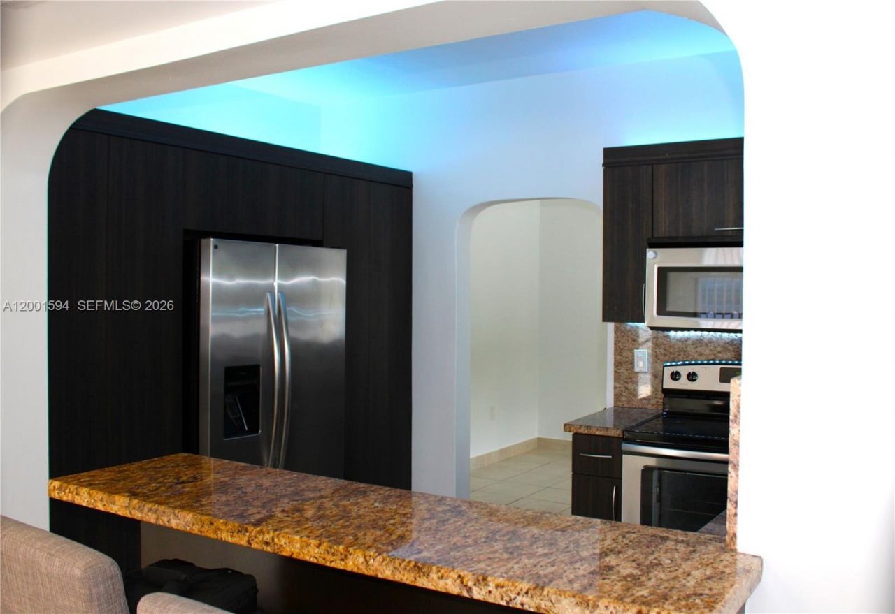 2253 SW 10th St, Miami, FL 33135 Photo