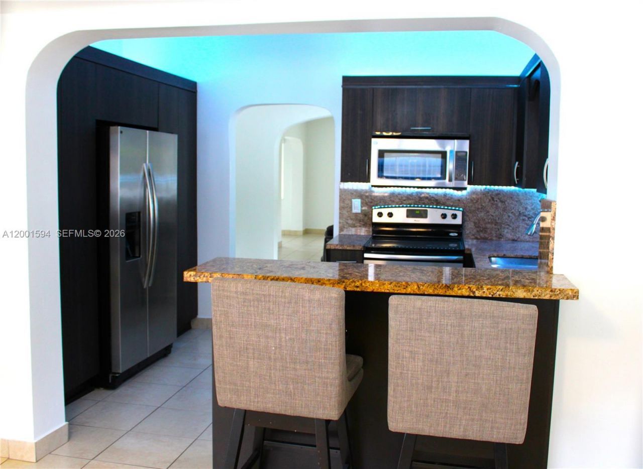 2253 SW 10th St, Miami, FL 33135 Photo