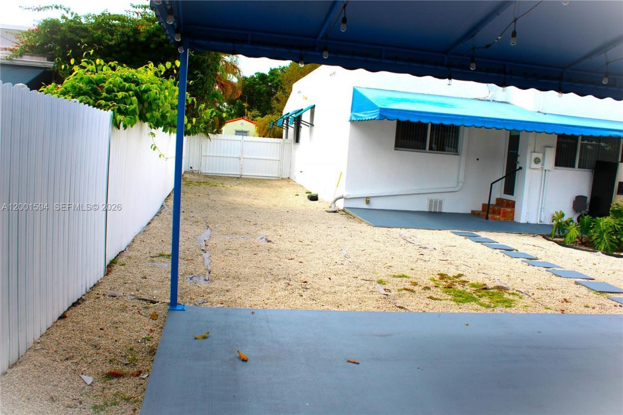 2253 SW 10th St, Miami, FL 33135 Photo