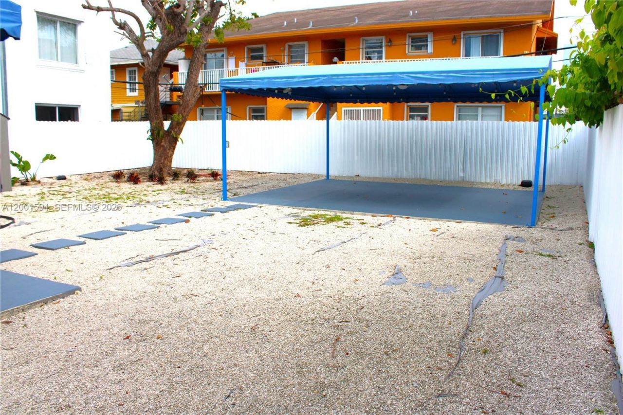 2253 SW 10th St, Miami, FL 33135 Photo