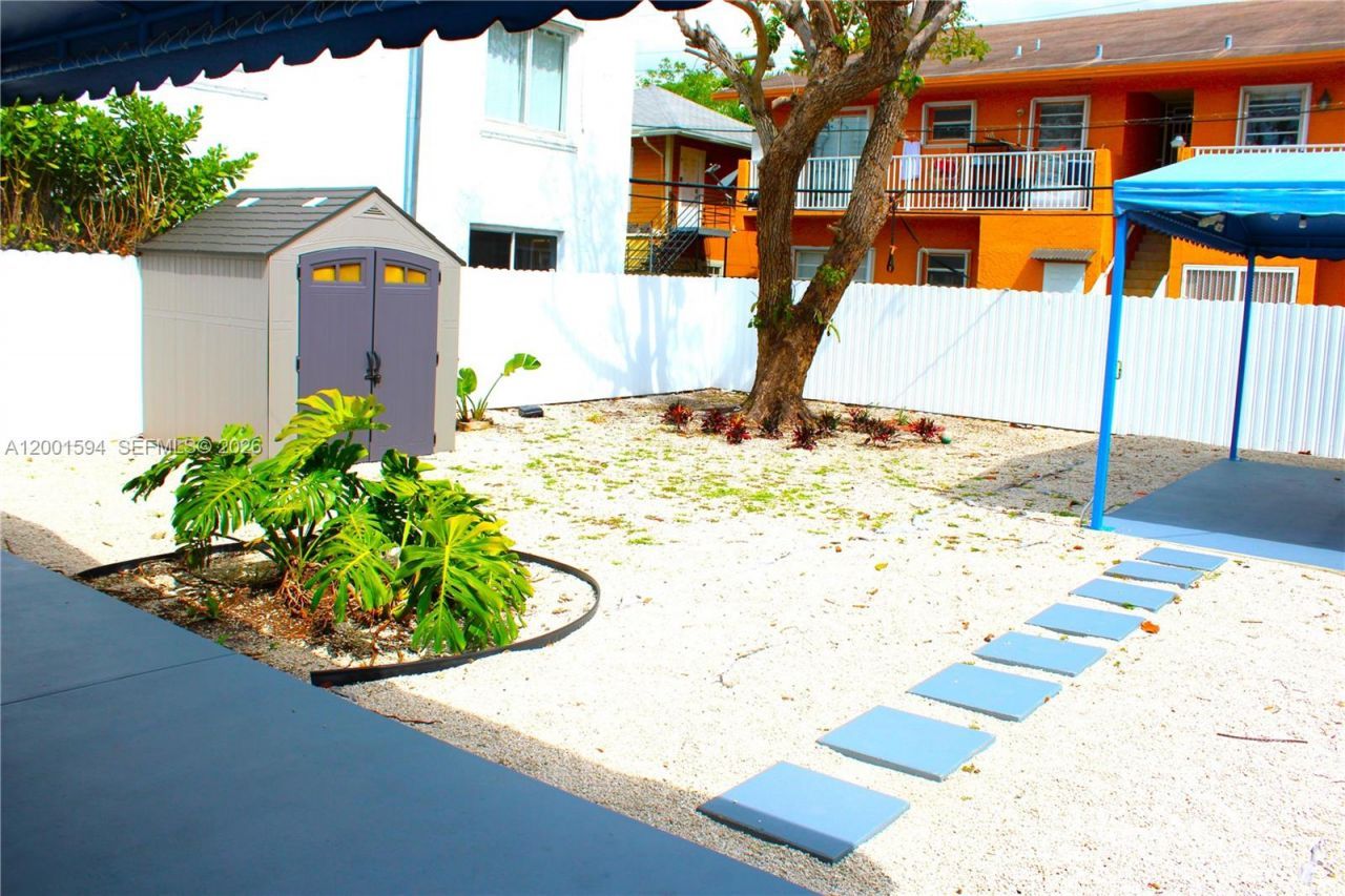 2253 SW 10th St, Miami, FL 33135 Photo