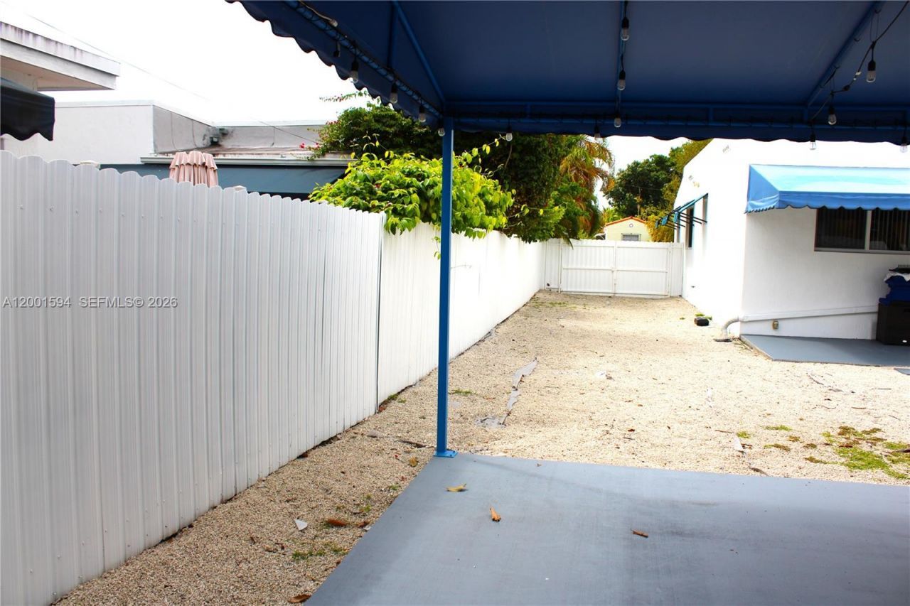 2253 SW 10th St, Miami, FL 33135 Photo