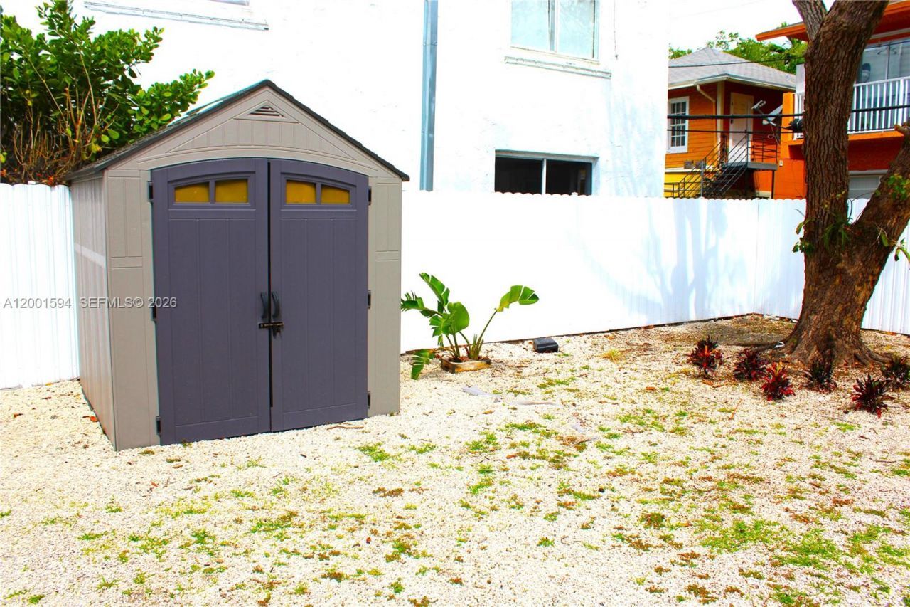 2253 SW 10th St, Miami, FL 33135 Photo