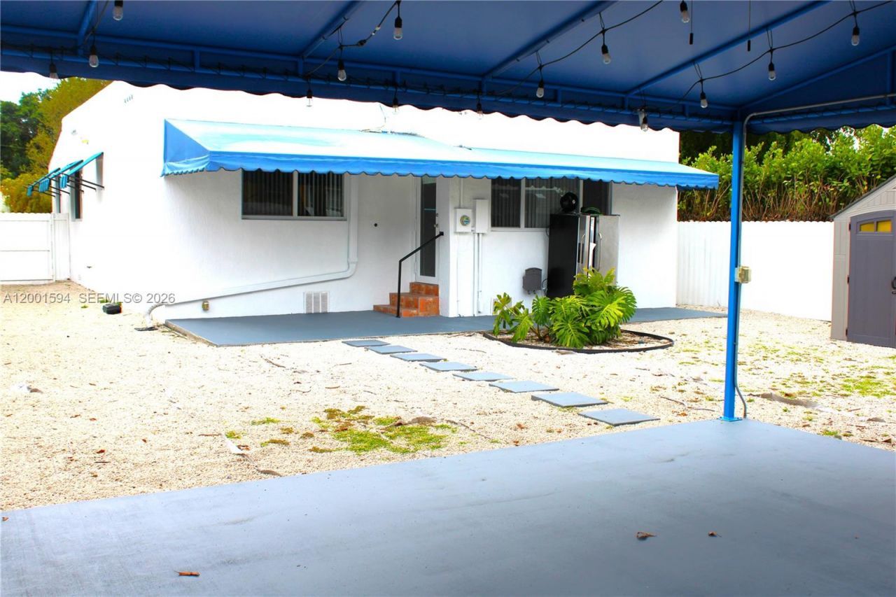 2253 SW 10th St, Miami, FL 33135 Photo