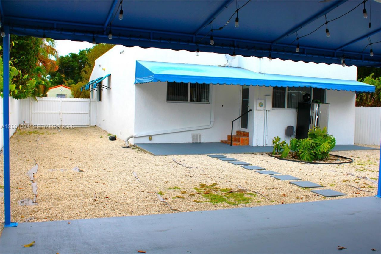 2253 SW 10th St, Miami, FL 33135 Photo