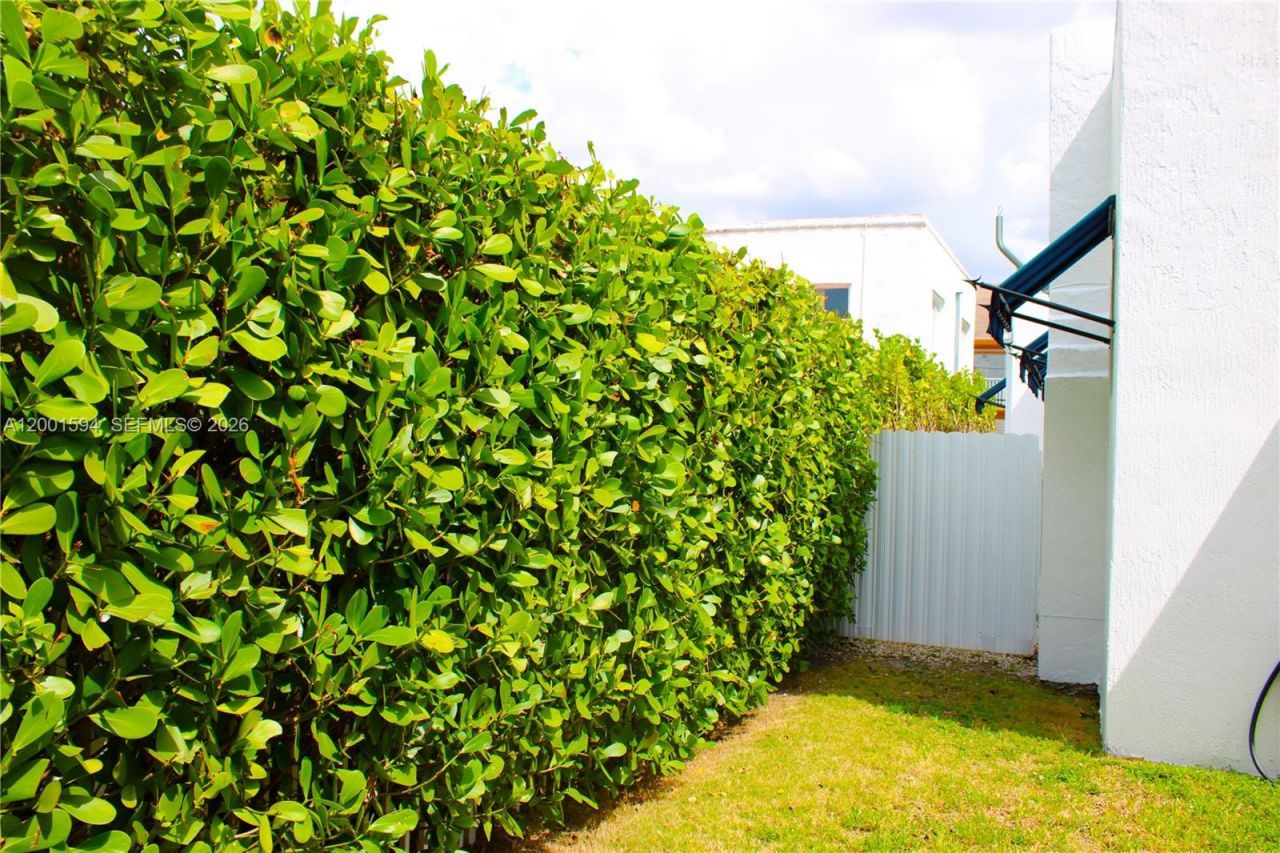 2253 SW 10th St, Miami, FL 33135 Photo