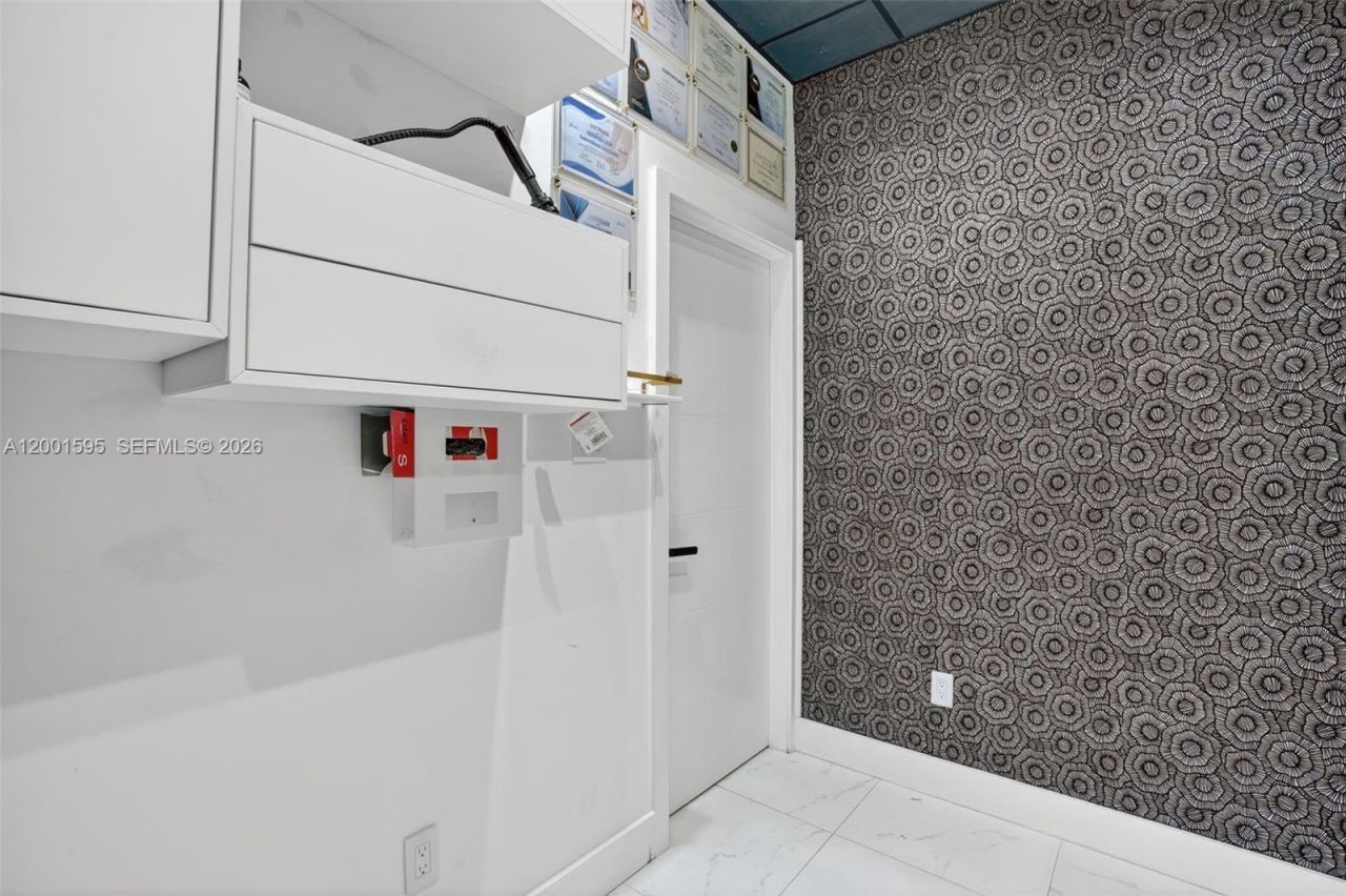 Nail Salon For Sale In West Miami Area, West Miami, FL 33144 Photo