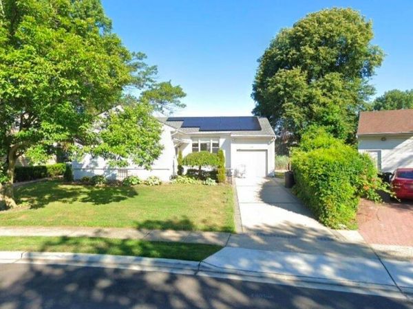 68 Riverdale Road, Valley Stream, NY 11581