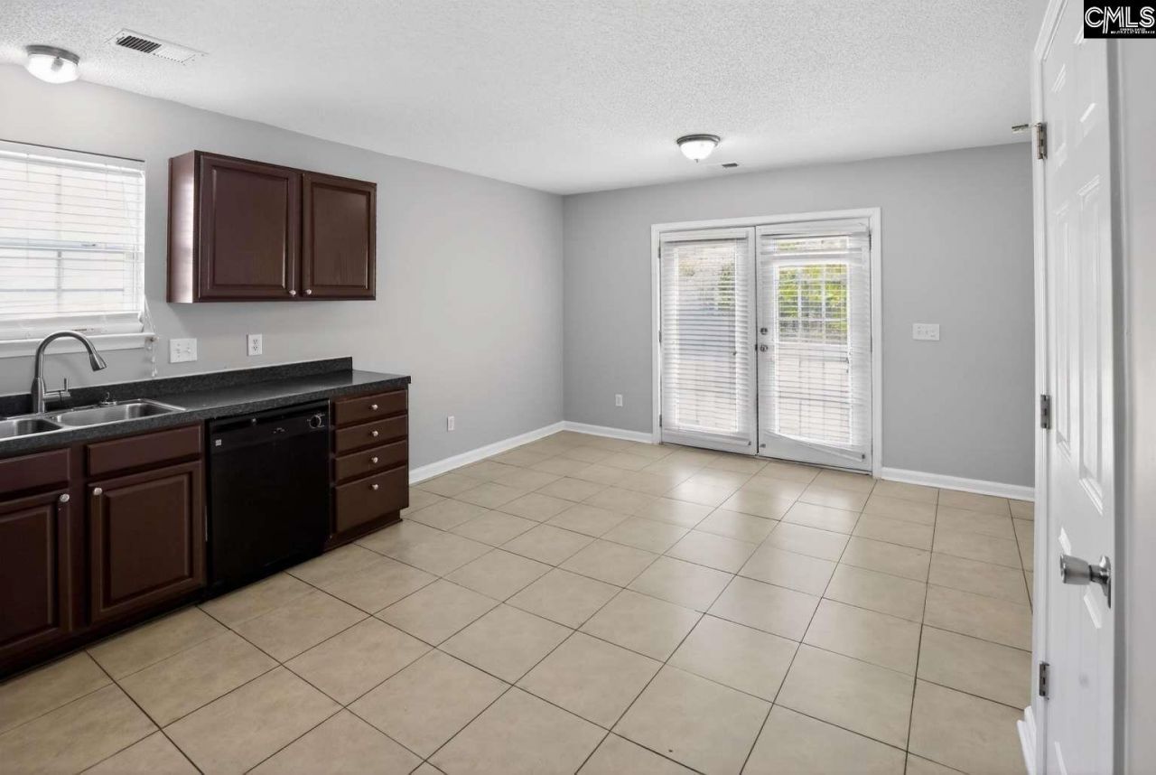 110 Drooping Leaf Drive  Photo 11