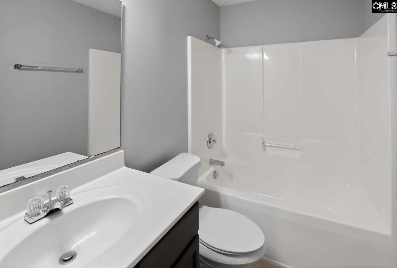 110 Drooping Leaf Drive  Photo 15