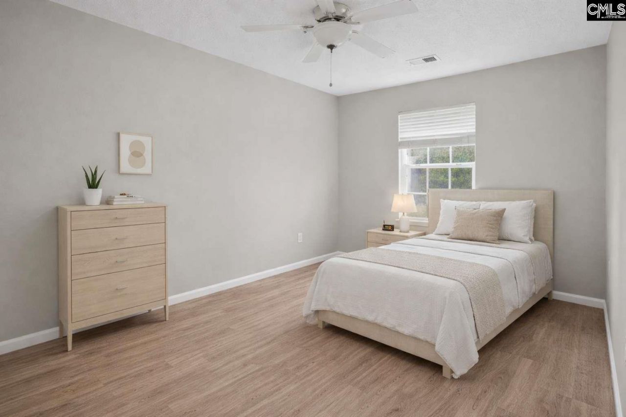 110 Drooping Leaf Drive  Photo 5