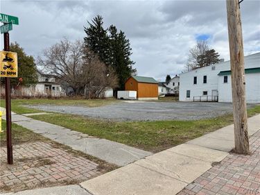 76 Main Street, Philadelphia, NY 13673