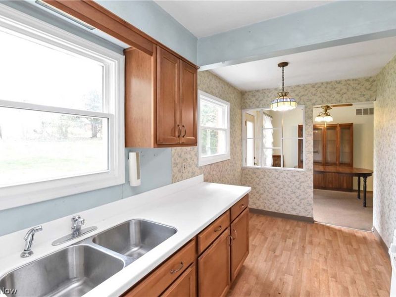 1175 Ranchland Drive, Mayfield Heights, OH 44124 Photo 18