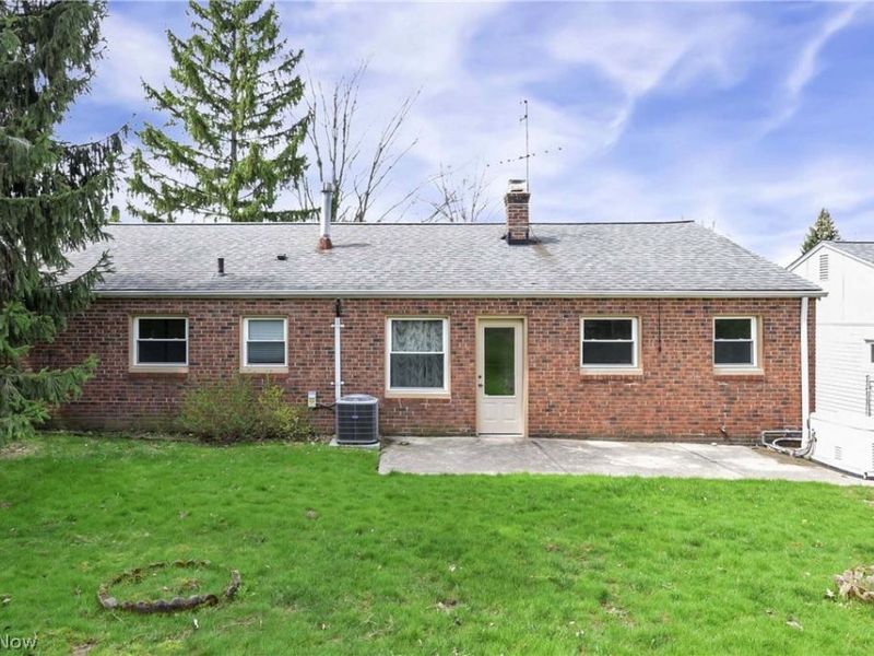 1175 Ranchland Drive, Mayfield Heights, OH 44124 Photo 3