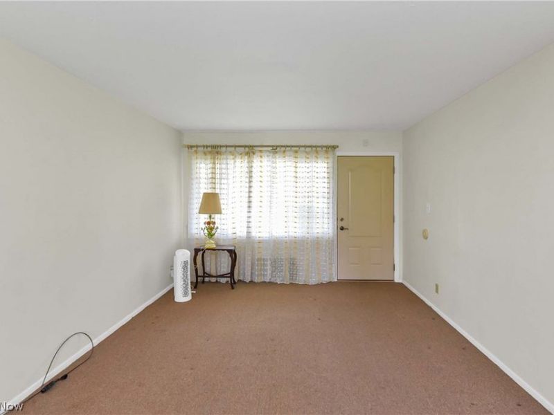 1175 Ranchland Drive, Mayfield Heights, OH 44124 Photo 8