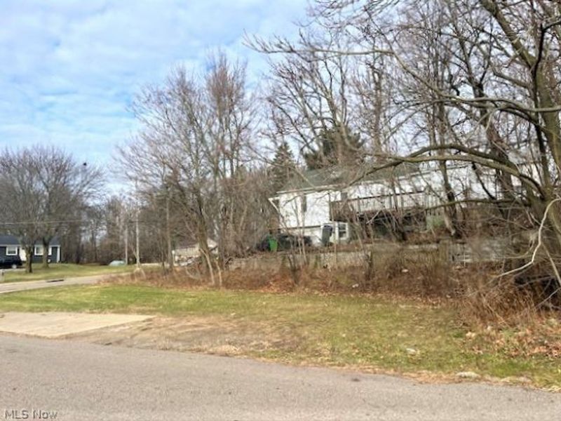 303 W State Street, Barberton, OH 44203 Photo 6