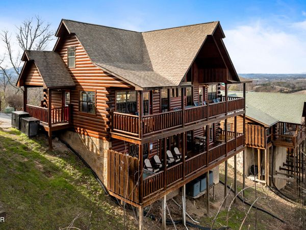 1549 Bears Den Way, Sevierville, TN 37862