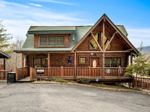 2214 Quiet Valley Way, Sevierville, TN 37862