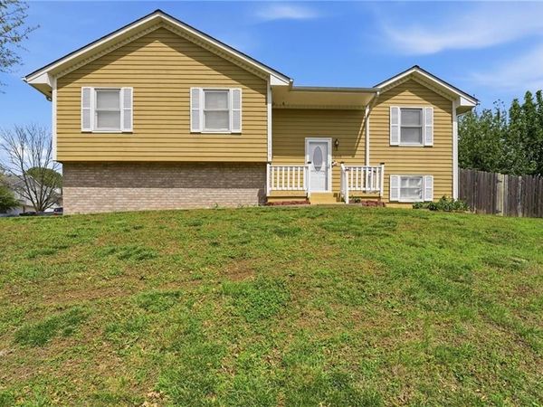1117 N Ponca Drive, Independence, MO 64056