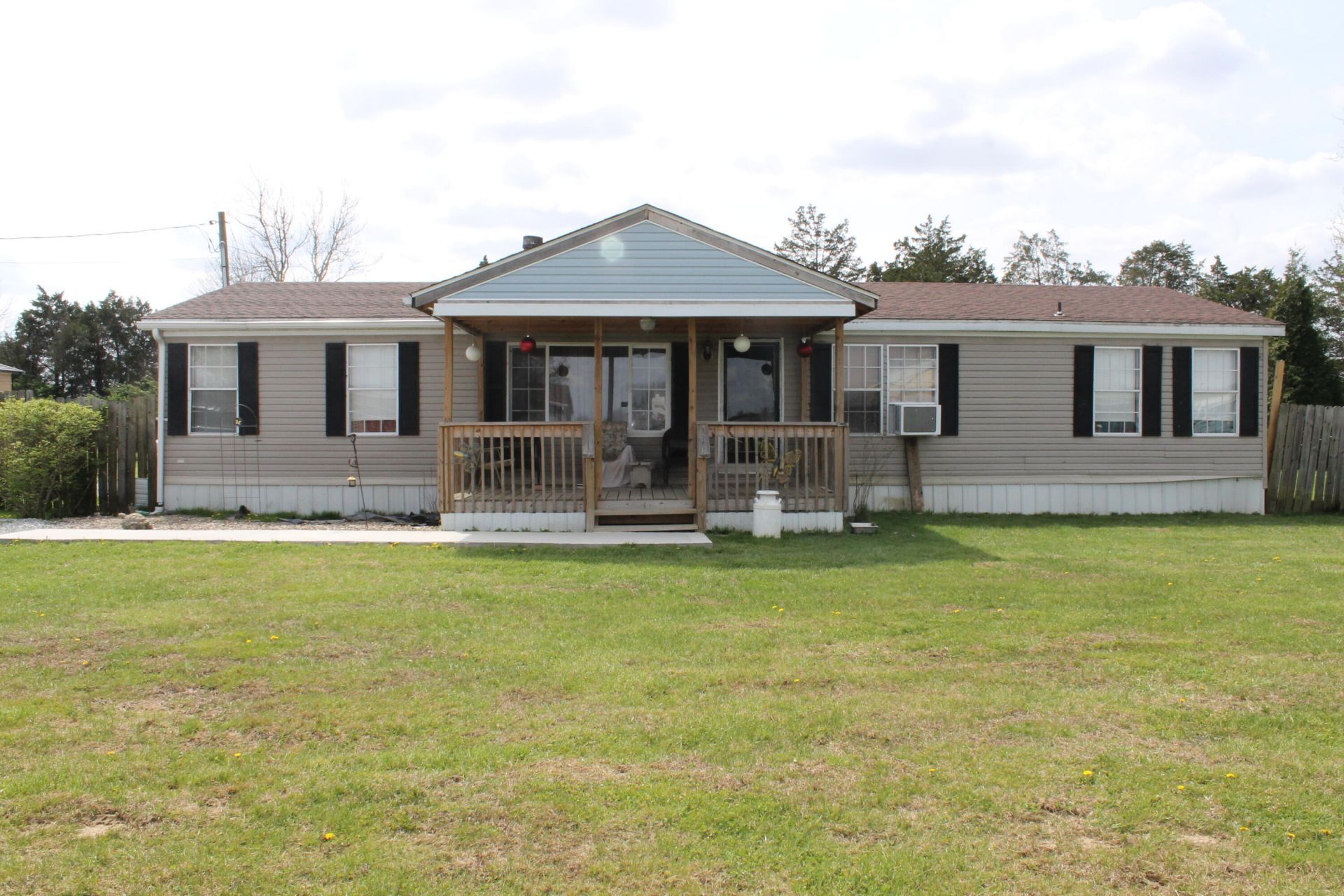 130 Fox Lane Drive, Jeffersonville, KY 40337