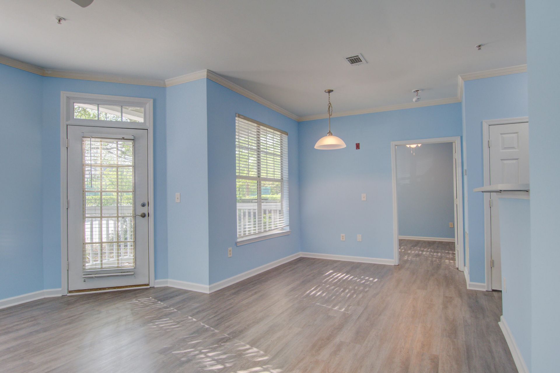 45 Sycamore Avenue Photo 5