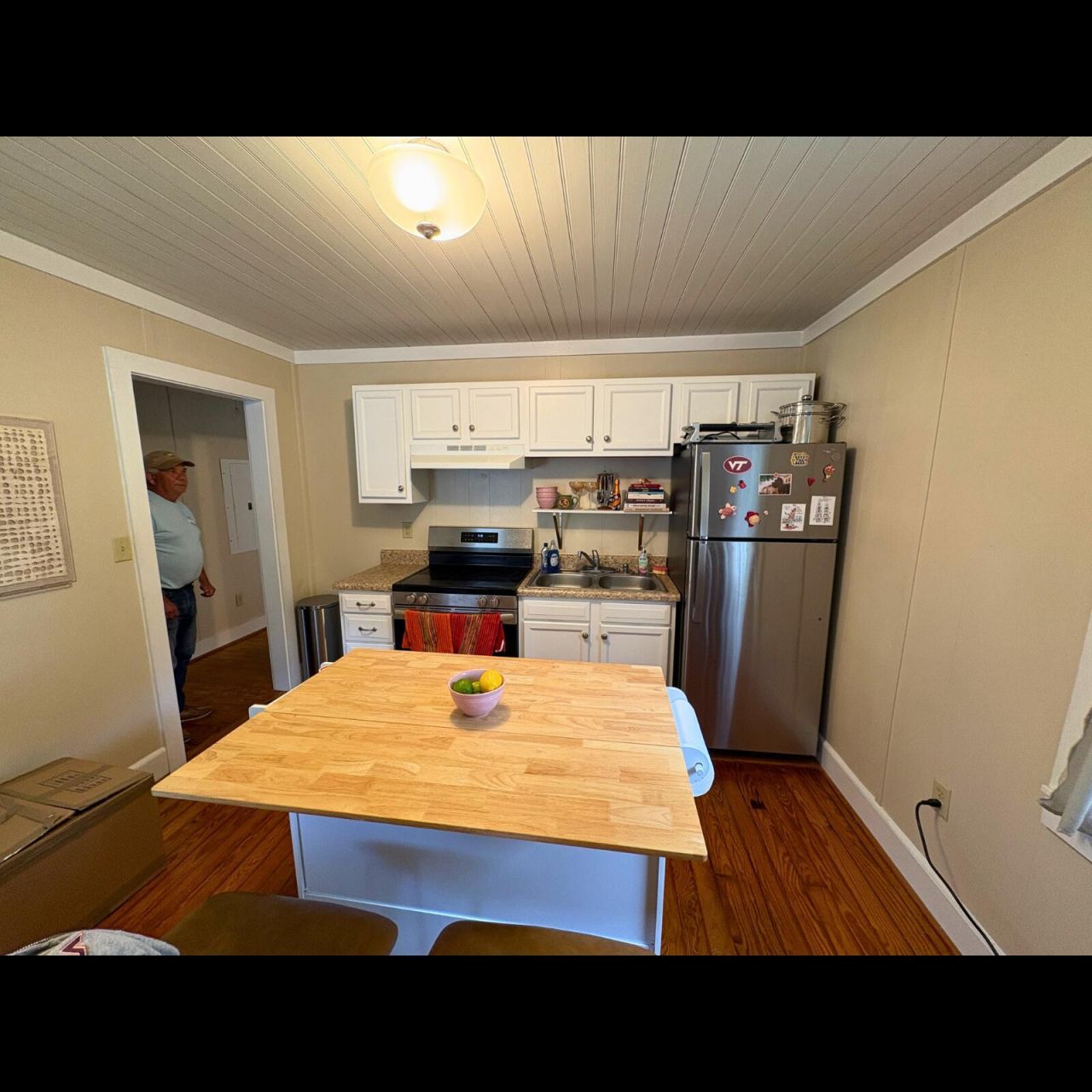 64 Avondale Avenue Photo 4