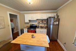 64 Avondale Avenue photo 4