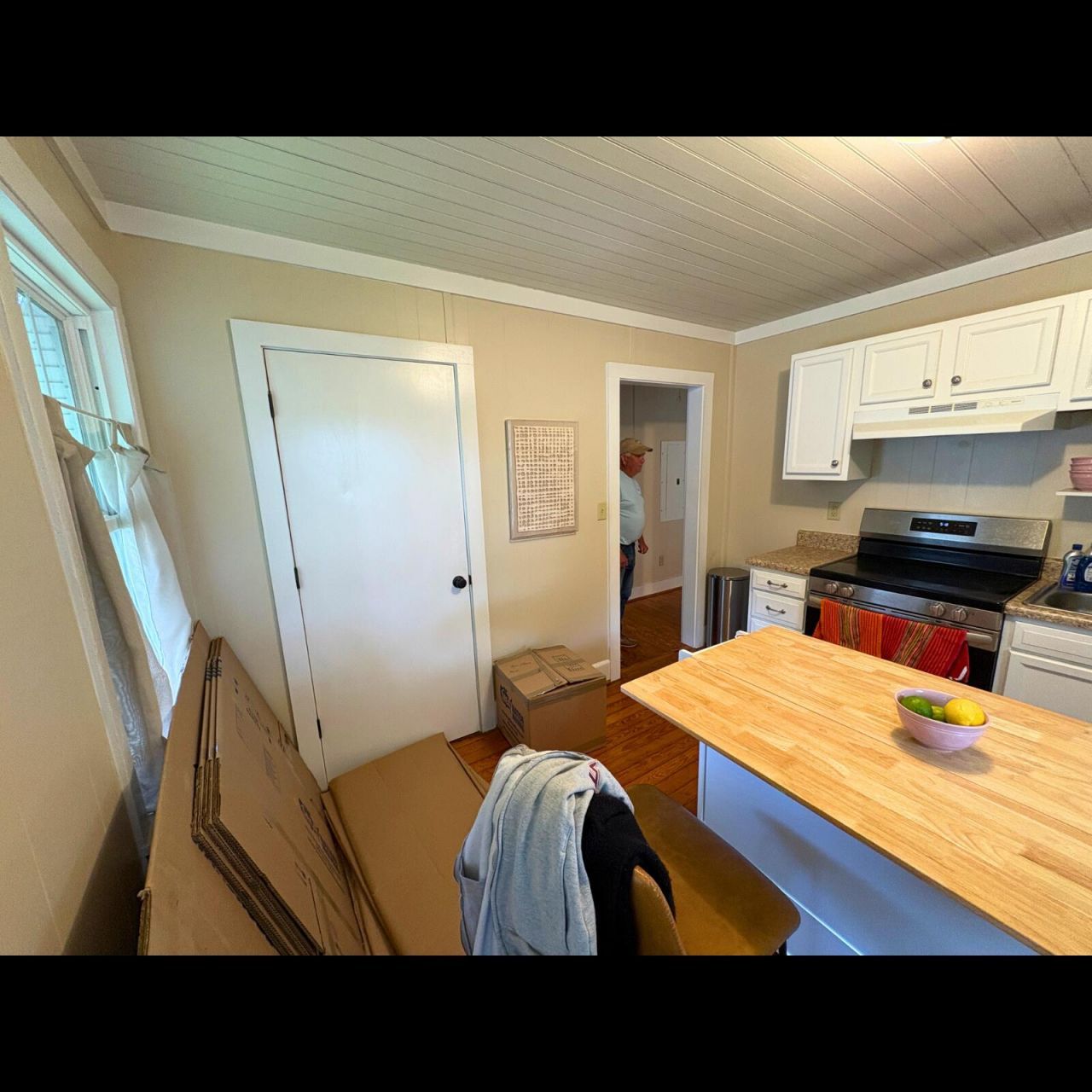 64 Avondale Avenue Photo 5