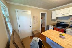 64 Avondale Avenue photo 4