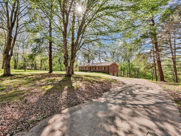 720 Vaughan Rd , Clarksville, TN 37043