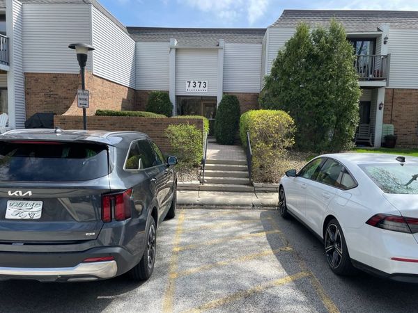 7373 Blackburn Avenue , Unit 104, Downers Grove, IL 60516