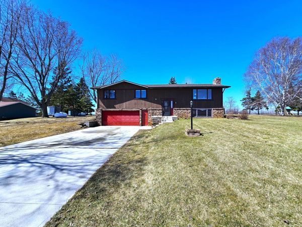 17132 River Oaks Boulevard , Fergus Falls, MN 56537