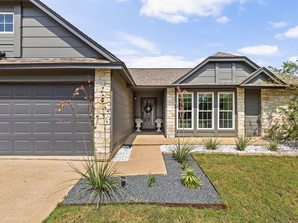 8000 Treehouse LN, Austin, TX 78749