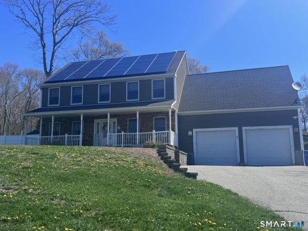 571 Old Colchester, Montville, CT 06382