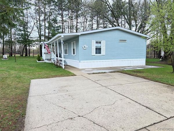 51 Green Valley Rd, Genesee Twp, MI 48506