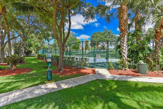 7401 Sarentino Lane, Unit 211, Boynton Beach, FL 33437 Photo