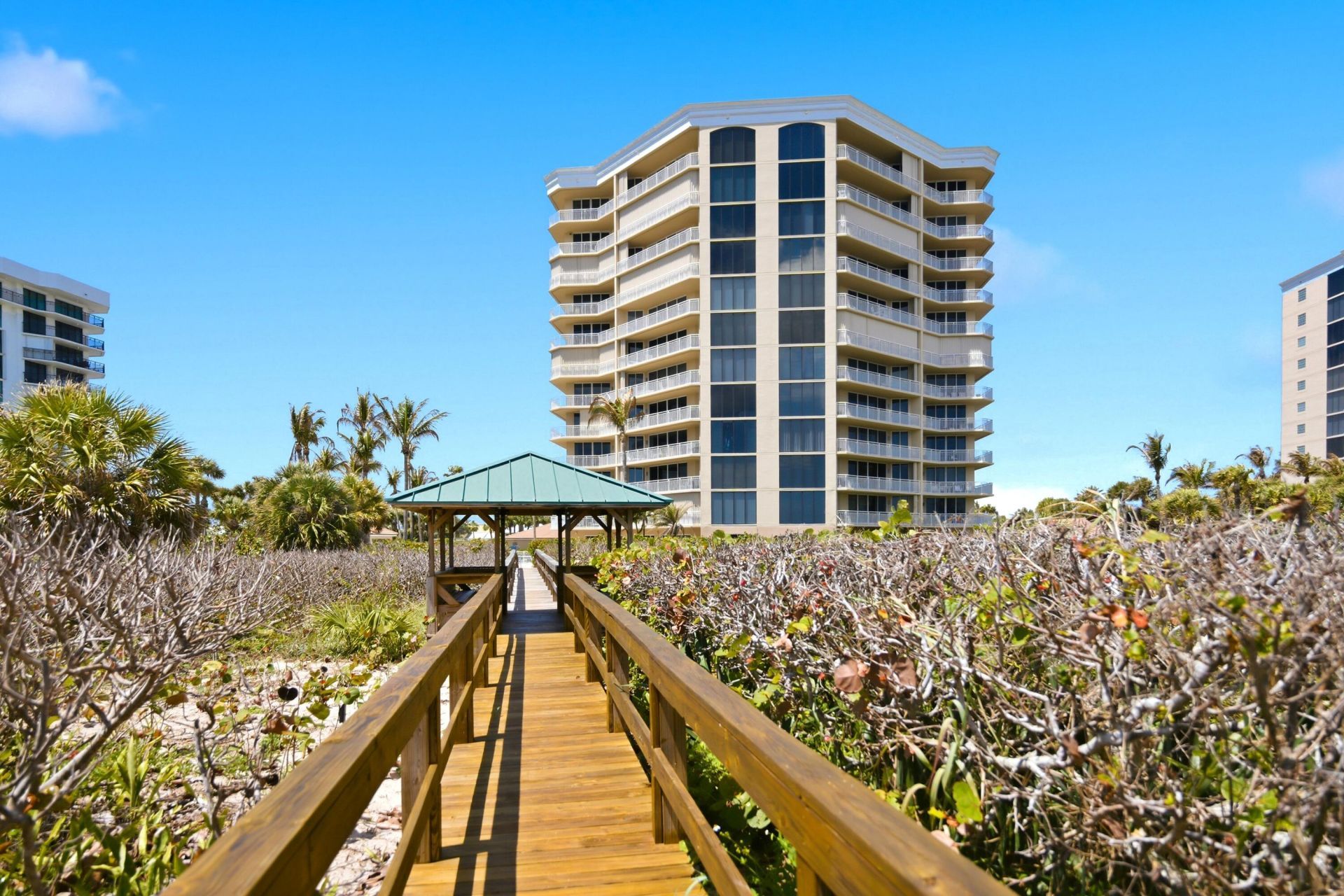 2900 N Highway, Hutchinson Island, FL 34949 Photo