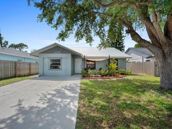 5962 SE Wilsie Drive, Stuart, FL 34997