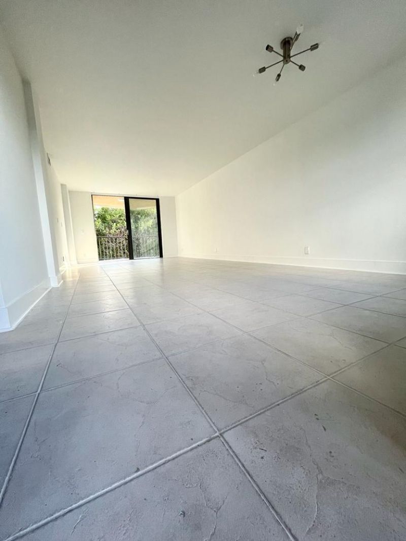 890 N Federal Highway, Unit 405, Lantana, FL 33462 Photo