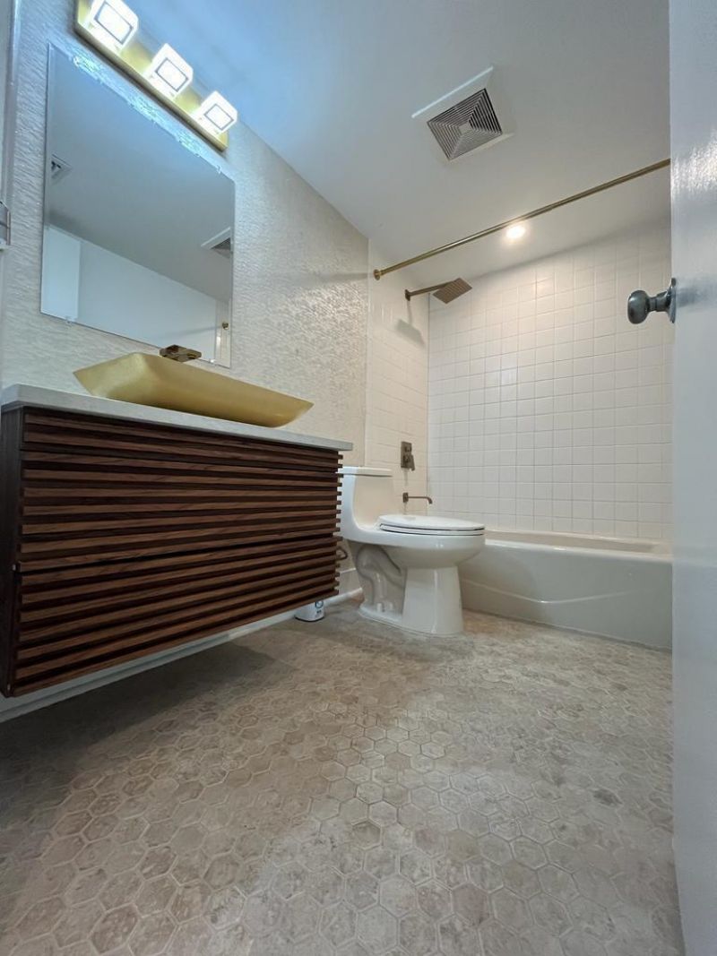 890 N Federal Highway, Unit 405, Lantana, FL 33462 Photo